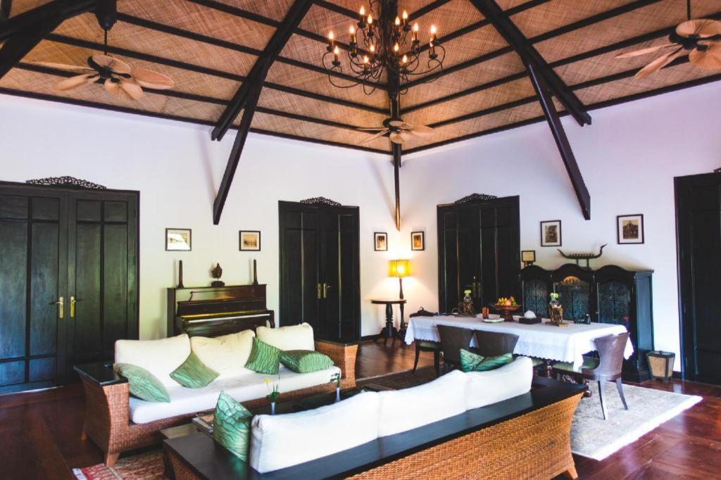 Angkor Village Resort & Spa Сиемрип Экстерьер фото