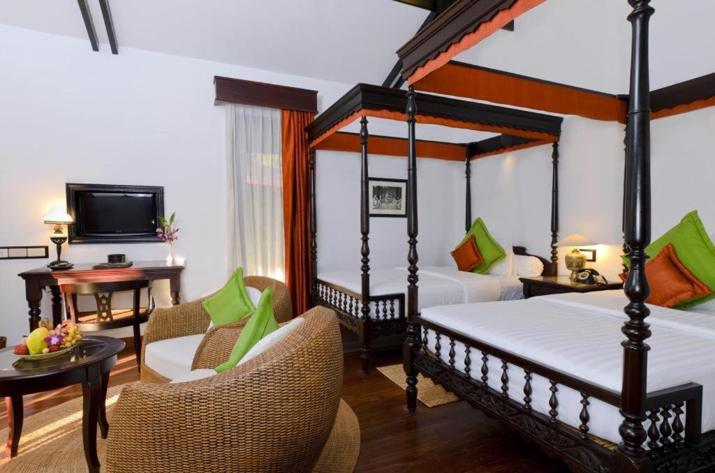 Angkor Village Resort & Spa Сиемрип Экстерьер фото