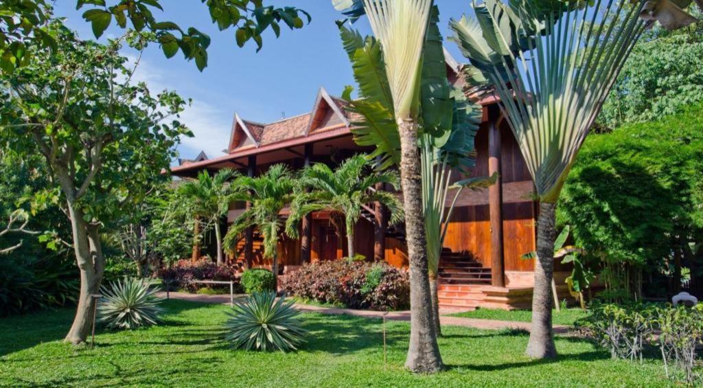 Angkor Village Resort & Spa Сиемрип Экстерьер фото